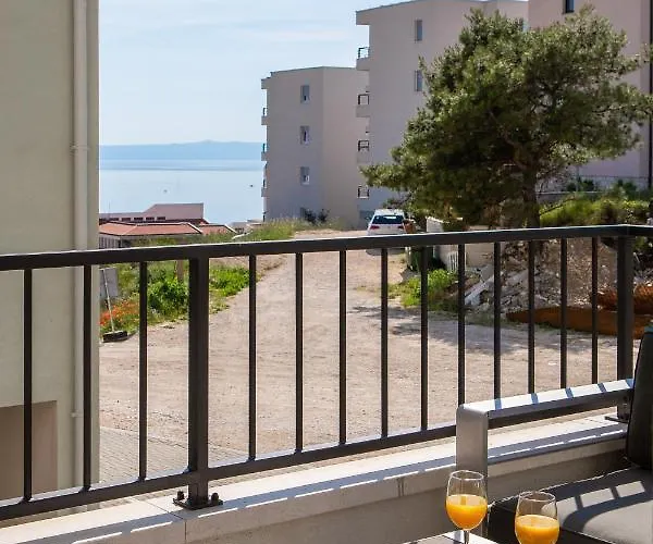 Lana - Sea View With Parking Daire