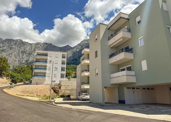 Lana - Sea View With Parking Daire